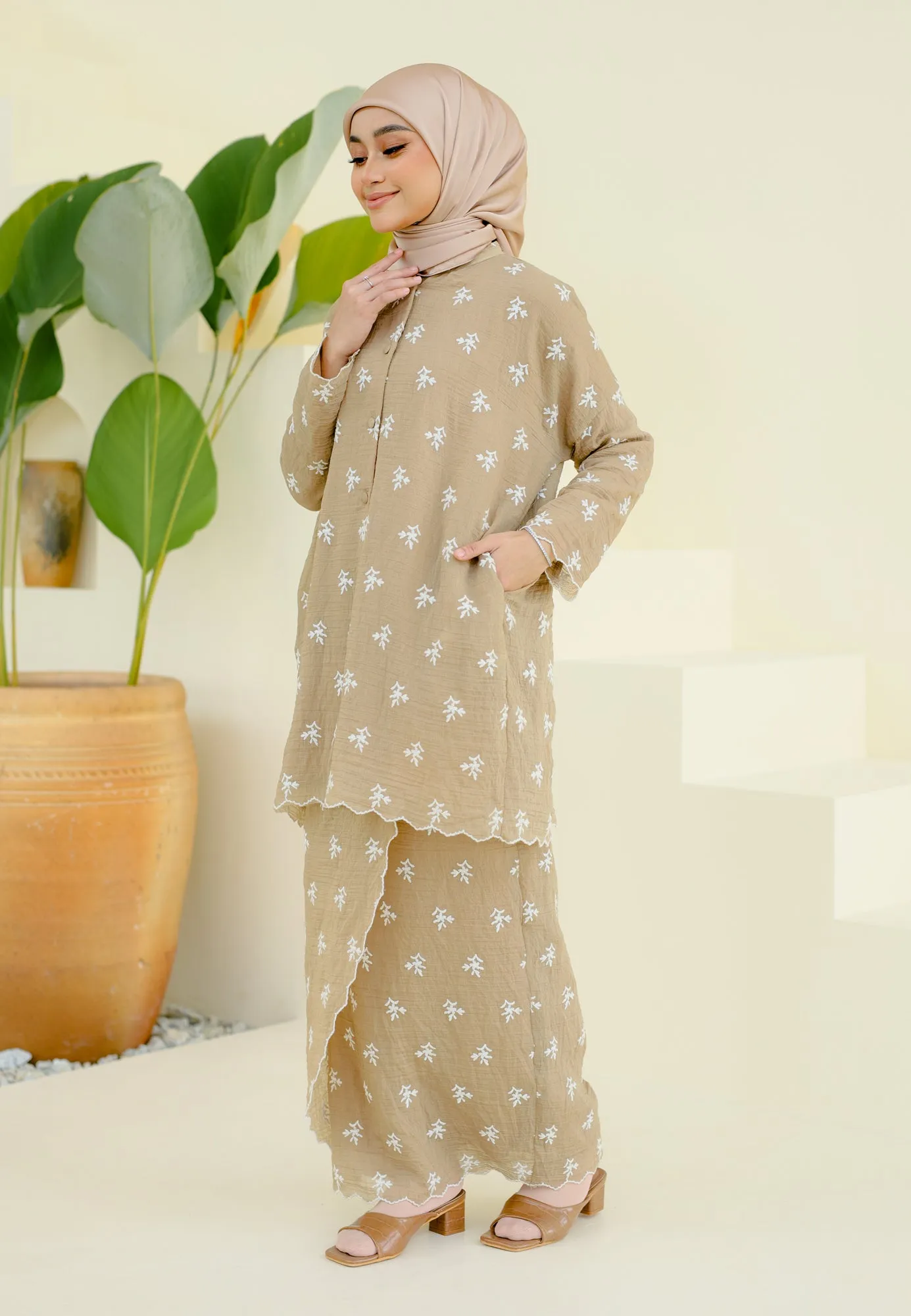 Bertemu Kurung (Brown)