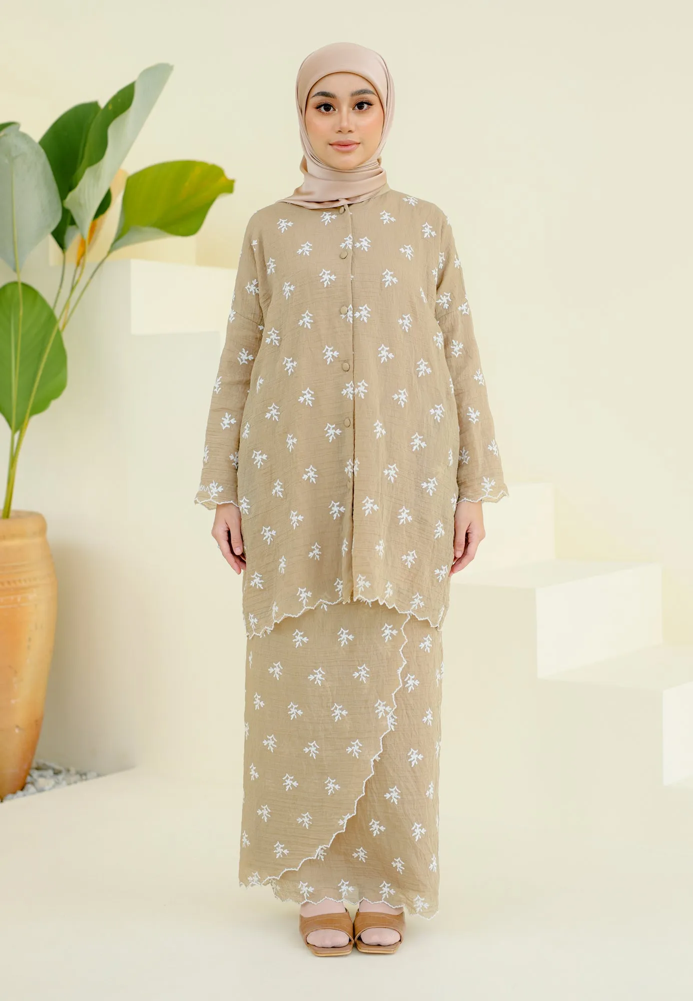 Bertemu Kurung (Brown)